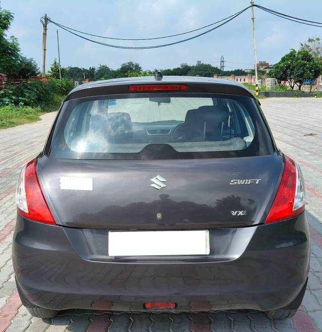 https://images10.gaadi.com/usedcar_image/4222613/original/processed_496dc313fc55a5207ab1268a06645e74.jpg?imwidth=6402