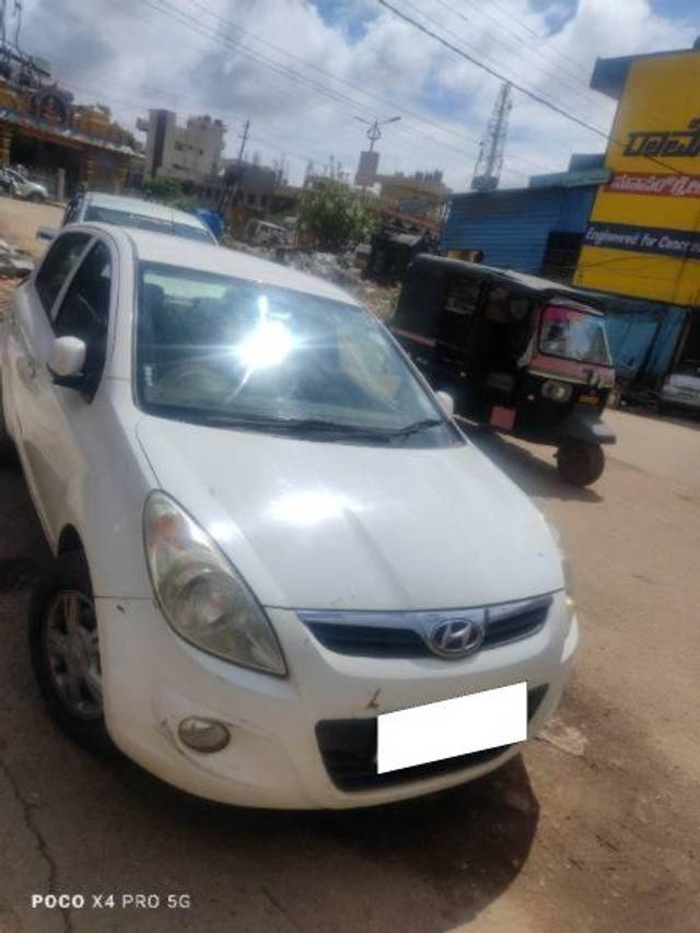 https://images10.gaadi.com/usedcar_image/4222616/original/processed_659218bb-6a1b-4073-85c3-496ddb8f5147.jpg?imwidth=6400