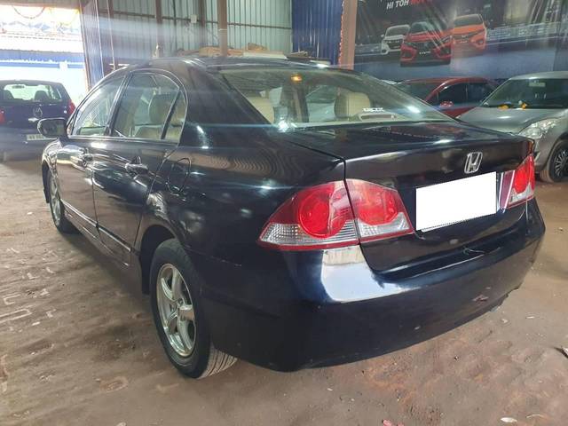 https://images10.gaadi.com/usedcar_image/4222673/original/processed_1bdcc811b11eeb8cb06cb72047247db8.jpg?imwidth=6402