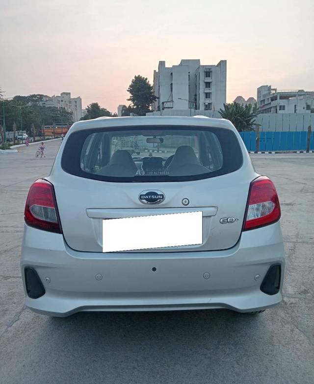 https://images10.gaadi.com/usedcar_image/4222704/original/processed_48a4c20f4dd9336533d220025a9cb13b.jpg?imwidth=6402