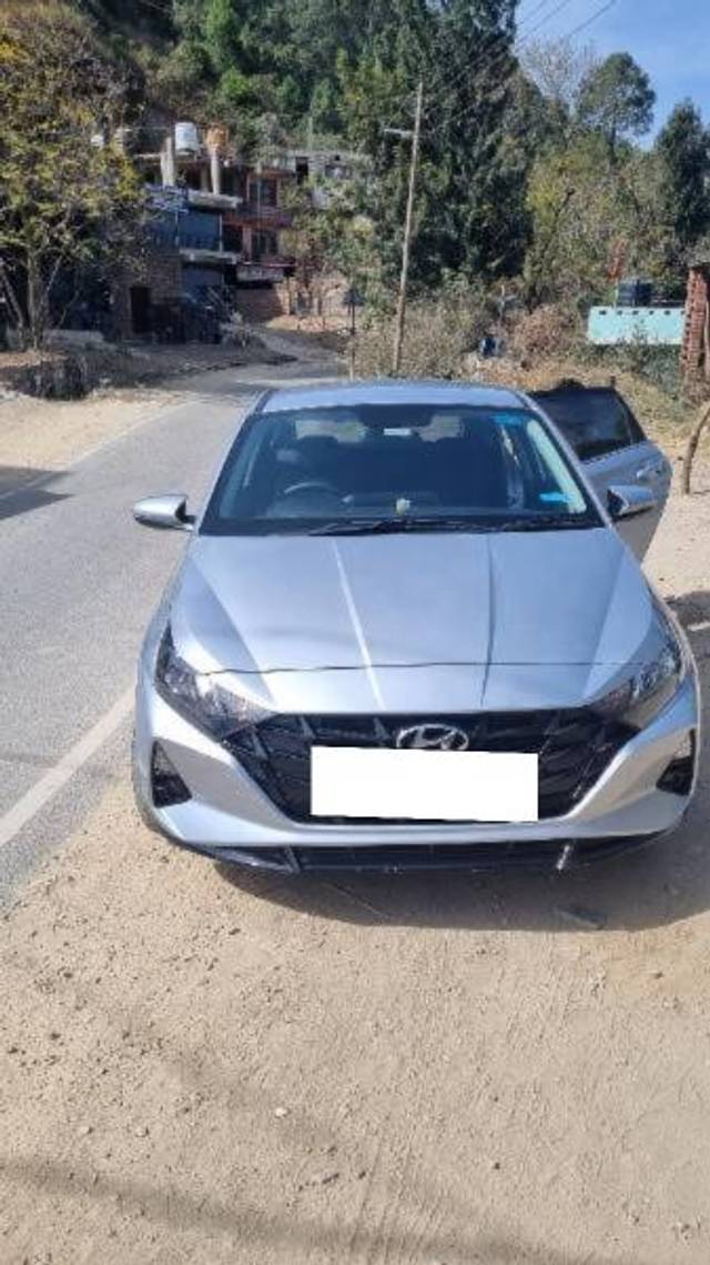 https://images10.gaadi.com/usedcar_image/4222710/original/processed_ef056555-c3c3-4094-9325-820d4ea2dd83.jpg?imwidth=6400