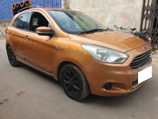 https://images10.gaadi.com/usedcar_image/4222798/original/processed_05d587da68dbc5358ad1459d46dd5e57.jpg?imwidth=6400