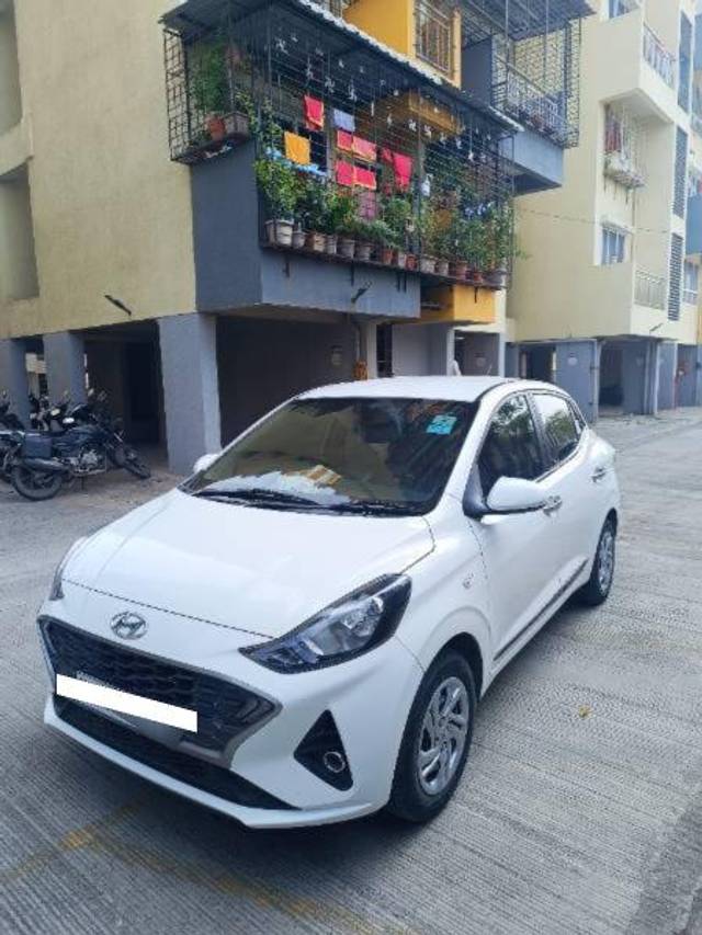 https://images10.gaadi.com/usedcar_image/4222912/original/processed_c957eaa8-70cc-4756-bff9-8ea14980f168.jpg?imwidth=6400