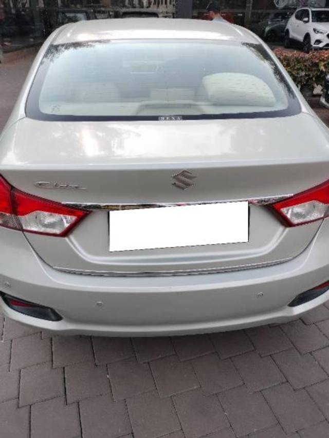 https://images10.gaadi.com/usedcar_image/4223076/original/processed_e80698e2-bd79-467e-a751-1de7457eaf4a.jpg?imwidth=6401