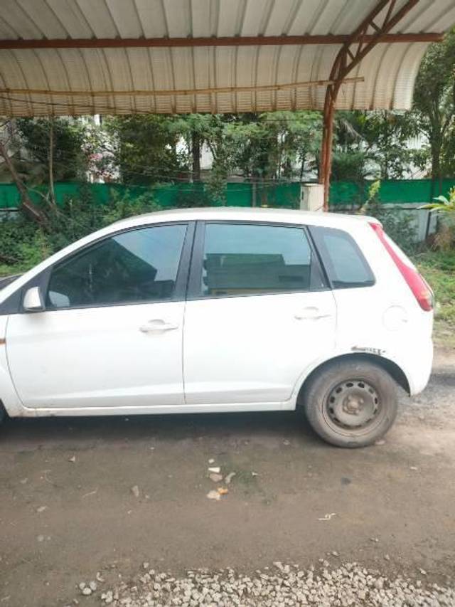 https://images10.gaadi.com/usedcar_image/4223110/original/processed_9b3b6d6a-6d32-4dec-9b8c-911e3cbad5b1.jpg?imwidth=6402