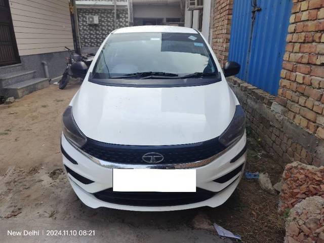 https://images10.gaadi.com/usedcar_image/4223131/original/e3c54c6822cf3d499d6e8200f5d8f27f.jpg?imwidth=6400