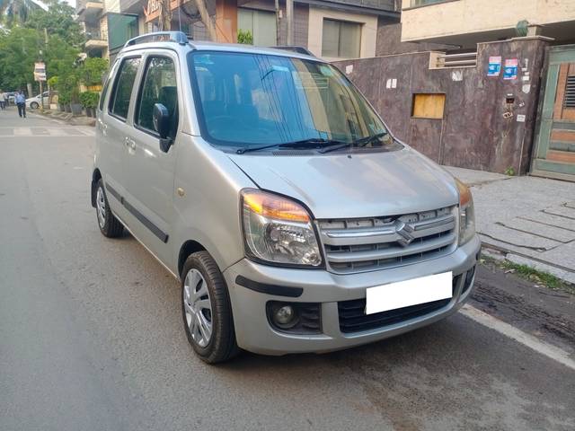 https://images10.gaadi.com/usedcar_image/4223137/original/processed_c375cb0ace21f33fb17e43283d8c0558.jpg?imwidth=6400