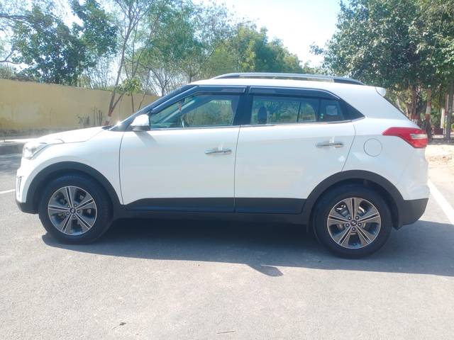 https://images10.gaadi.com/usedcar_image/4223169/original/0d4ddc083fddf320f06db88ed4c0ed3a.jpg?imwidth=6402