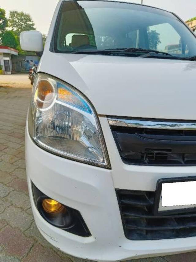 https://images10.gaadi.com/usedcar_image/4223194/original/processed_3f4c2728-f4e9-4c7b-9c3a-38503efceec0.jpg?imwidth=6402