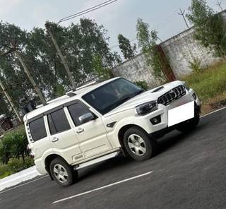 Mahindra Scorpio 2014-2022 Mahindra Scorpio S5