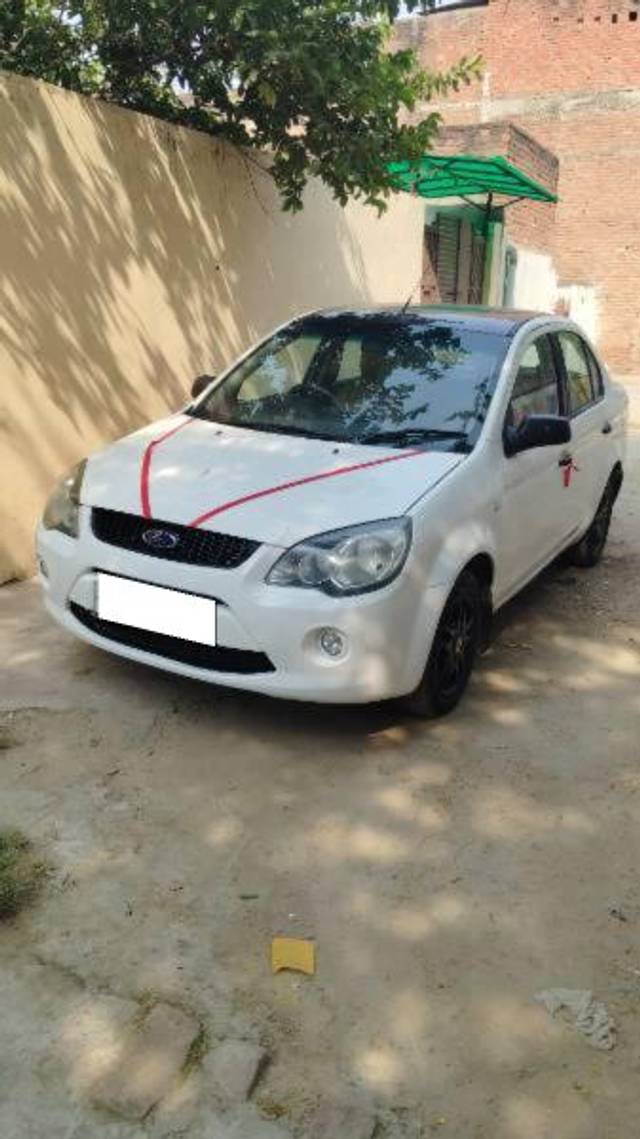 https://images10.gaadi.com/usedcar_image/4223226/original/processed_68b5e1c7-bc91-4baf-8205-c9025eb4edad.jpg?imwidth=6400