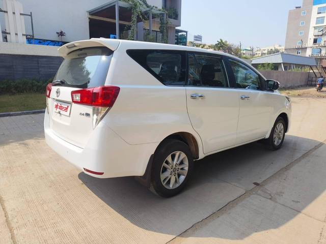 https://images10.gaadi.com/usedcar_image/4223240/original/processed_17c194f621ade1cfb0fc79fbab3ec7b6.jpg?imwidth=6402