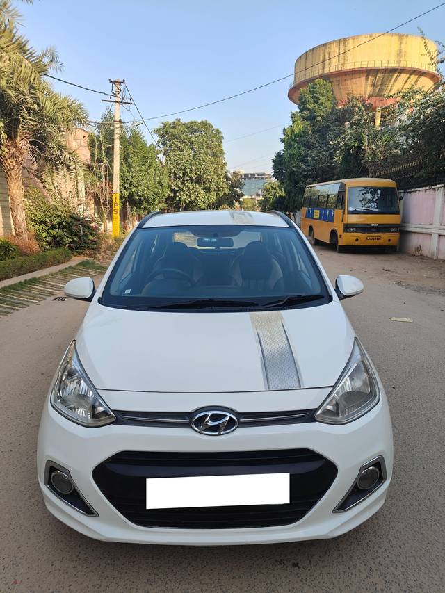 https://images10.gaadi.com/usedcar_image/4223325/original/processed_f7b0076e01f83785969dd83828653f20.jpg?imwidth=6400