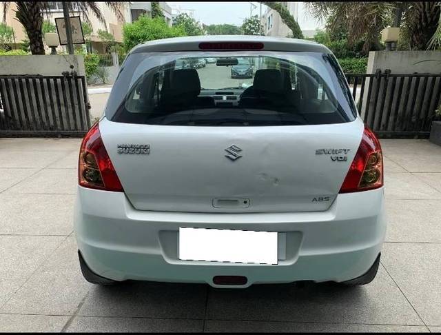 https://images10.gaadi.com/usedcar_image/4223347/original/processed_1ac282fca206565770599362b234a478.jpeg?imwidth=6402