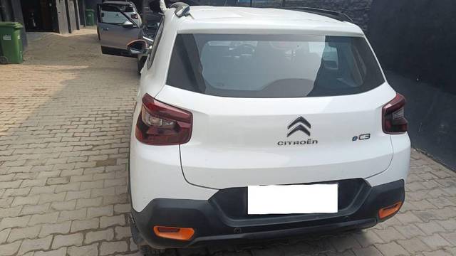 https://images10.gaadi.com/usedcar_image/4223356/original/c3137200f0339ef93ed8009f1533cb99.jpg?imwidth=6401