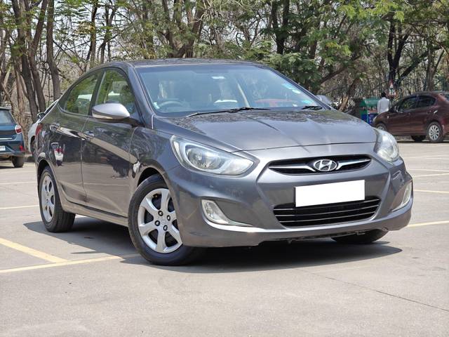 https://images10.gaadi.com/usedcar_image/4223363/original/processed_b4ba65a0b62331b08060999317c1dbc0.jpeg?imwidth=6402