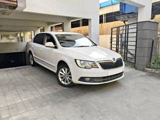 Skoda Superb 2013-2015 Skoda Superb Elegance 2.0 TDI CR AT