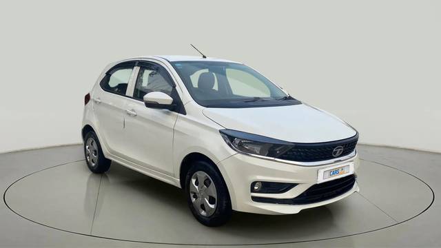 https://images10.gaadi.com/usedcar_image/4223432/original/96597288be47f4e56e79a4fe33c6c3fa.jpg?imwidth=6400