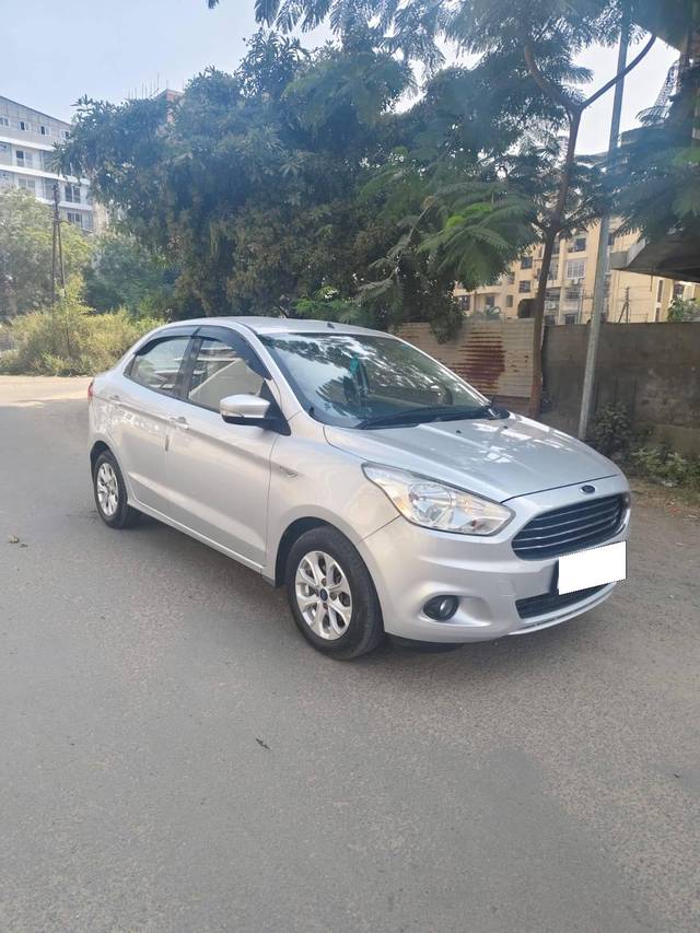 https://images10.gaadi.com/usedcar_image/4223457/original/processed_3385d34ff186ba78f827df6ac31abef4.jpg?imwidth=6400