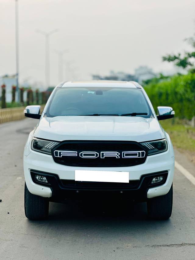 https://images10.gaadi.com/usedcar_image/4223519/original/processed_a535852df4df11a3f8cb5426c2be365b.jpg?imwidth=6400