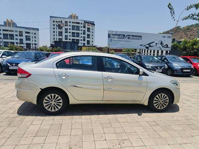 https://images10.gaadi.com/usedcar_image/4223562/original/processed_28b8eddc7f08919adb8cb3f0ae69f752.jpg?imwidth=6401