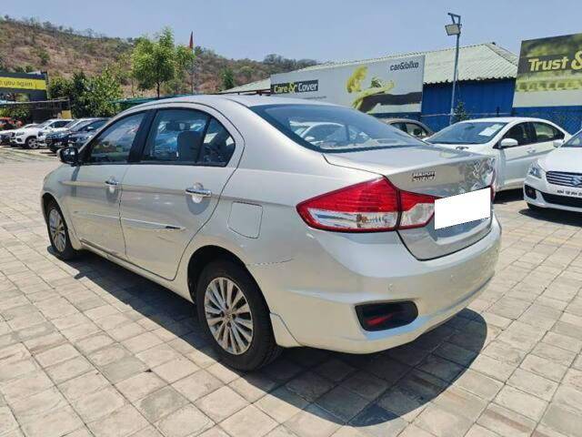 https://images10.gaadi.com/usedcar_image/4223562/original/processed_8c8a3264eb44dfff213556547b3b34d3.jpg?imwidth=6402