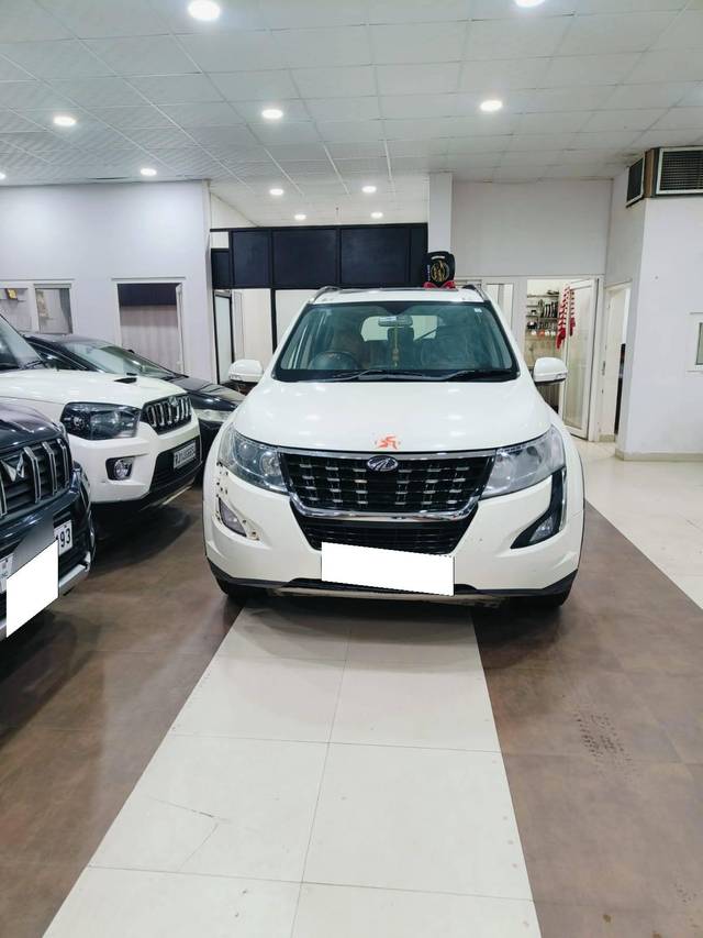 https://images10.gaadi.com/usedcar_image/4223594/original/processed_34f6d480f78ce008d617bfb49bdc2a7b.jpg?imwidth=6400