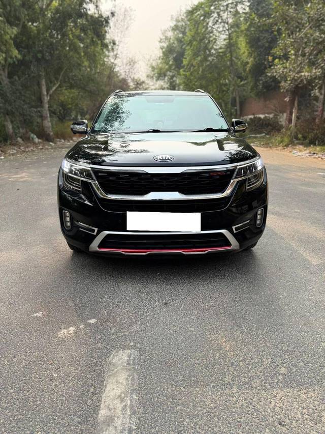 https://images10.gaadi.com/usedcar_image/4223733/original/processed_b8b665909291139feed5b632d563bf36.jpg?imwidth=6402