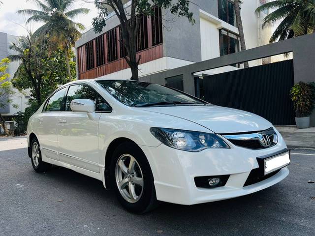 https://images10.gaadi.com/usedcar_image/4223769/original/2736d5c9c42f0c0a8740b76ab5b961b9.jpg?imwidth=6400