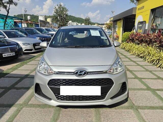 https://images10.gaadi.com/usedcar_image/4223938/original/processed_aca2884a712e652f0b793ec110e90333.jpg?imwidth=6400