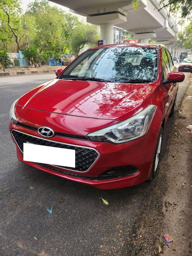 https://images10.gaadi.com/usedcar_image/4223948/original/processed_8f95dee6d148255042ef9a2e88b5ab61.jpeg?imwidth=6401