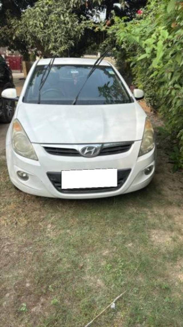 https://images10.gaadi.com/usedcar_image/4223951/original/processed_683db3e3-a266-4185-93e7-bafd1cf8a89e.jpeg?imwidth=6400