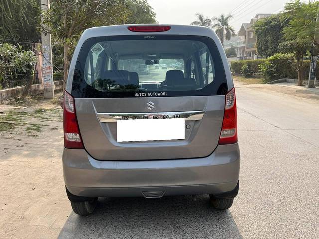 https://images10.gaadi.com/usedcar_image/4223956/original/processed_469e746d24fb9618e1b94522fc4ae302.jpg?imwidth=6402