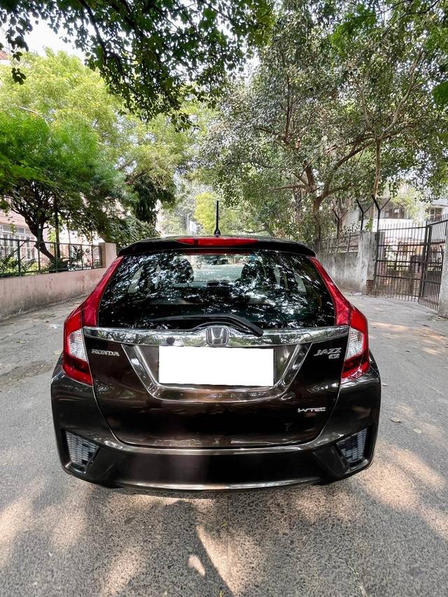 https://images10.gaadi.com/usedcar_image/4223959/original/processed_756b9b2382e656426ea185ef47c26f04.jpg?imwidth=6402