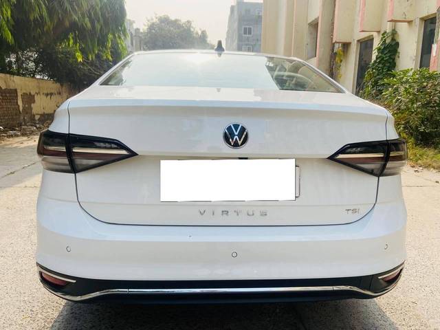 https://images10.gaadi.com/usedcar_image/4223970/original/processed_6db95bfe4b116c7934a5ebc6b0b2db26.jpg?imwidth=6402