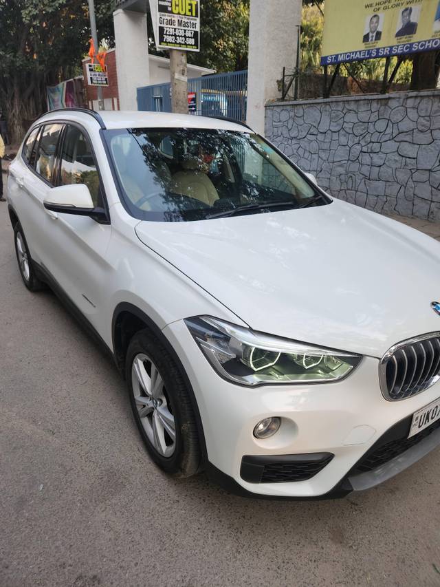 https://images10.gaadi.com/usedcar_image/4224021/original/processed_80f09e3b5e01571fafc85d91a03049ee.jpg?imwidth=6402