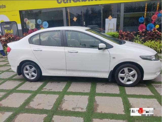 https://images10.gaadi.com/usedcar_image/4224106/original/processed_5daa208f3715a70d6ecbefab5daa15db.jpg?imwidth=6401