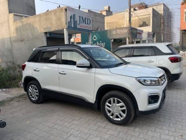 https://images10.gaadi.com/usedcar_image/4224129/original/processed_99eabbec-42f0-4f87-9eba-22d8a36d42f9.jpg?imwidth=6400