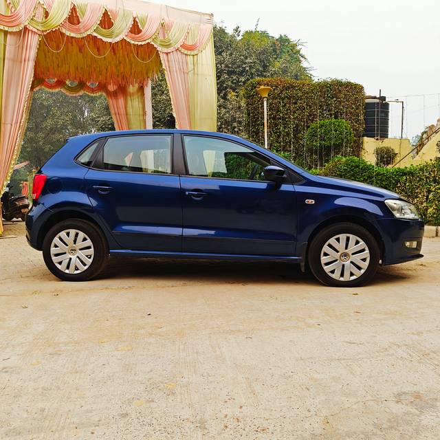 https://images10.gaadi.com/usedcar_image/4224132/original/cb60e07657743a2520a8e7995e85b546.jpg?imwidth=6401