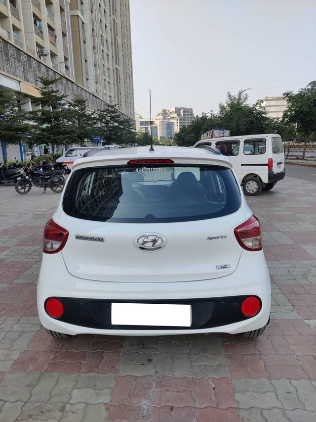 https://images10.gaadi.com/usedcar_image/4224165/original/processed_8400a1efa4b897d4d993d6dae96b9447.jpg?imwidth=6401