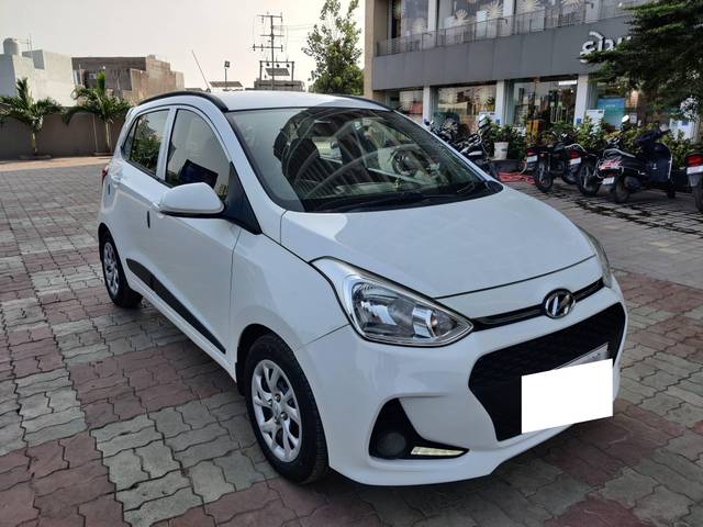 https://images10.gaadi.com/usedcar_image/4224165/original/processed_b2e0a50ba49b3b5085ce4d48006e852f.jpg?imwidth=6400