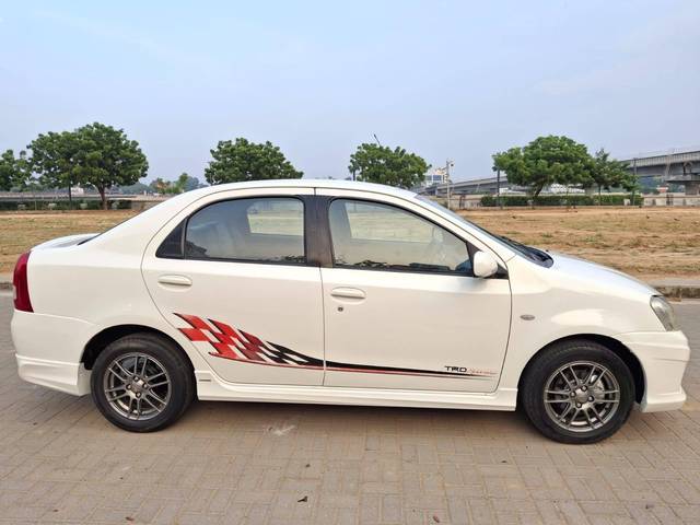 https://images10.gaadi.com/usedcar_image/4224176/original/processed_5c46121bcddd75375bc5a78618044bdf.jpg?imwidth=6401