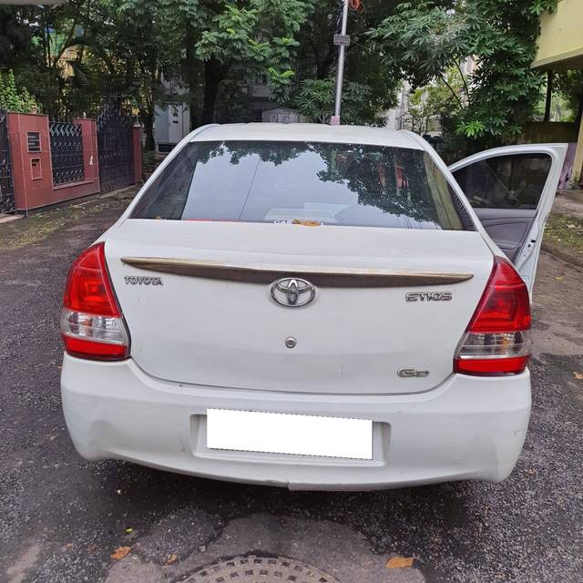 https://images10.gaadi.com/usedcar_image/4224204/original/processed_2c1f6cf62b9d585ce340618975856607.jpg?imwidth=6402