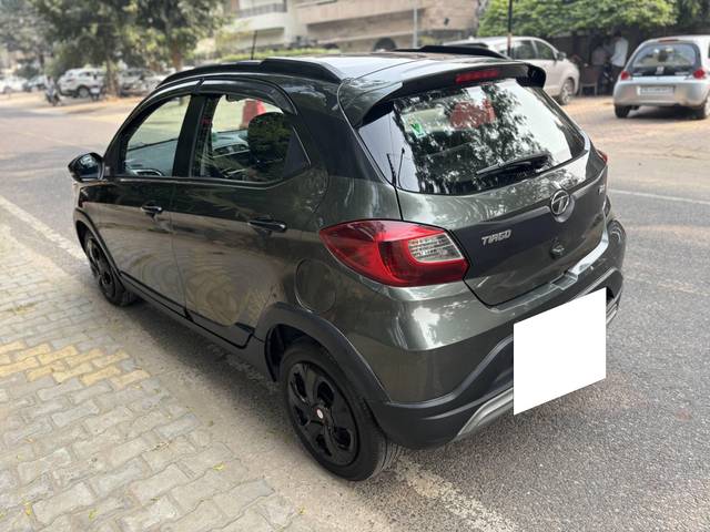 https://images10.gaadi.com/usedcar_image/4224209/original/processed_18d5879802429c291b2dad81584d2898.jpg?imwidth=6402