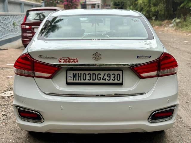 https://images10.gaadi.com/usedcar_image/4224236/original/processed_0ca79be40f71d92d60aae654ff41b9f4.jpg?imwidth=6401