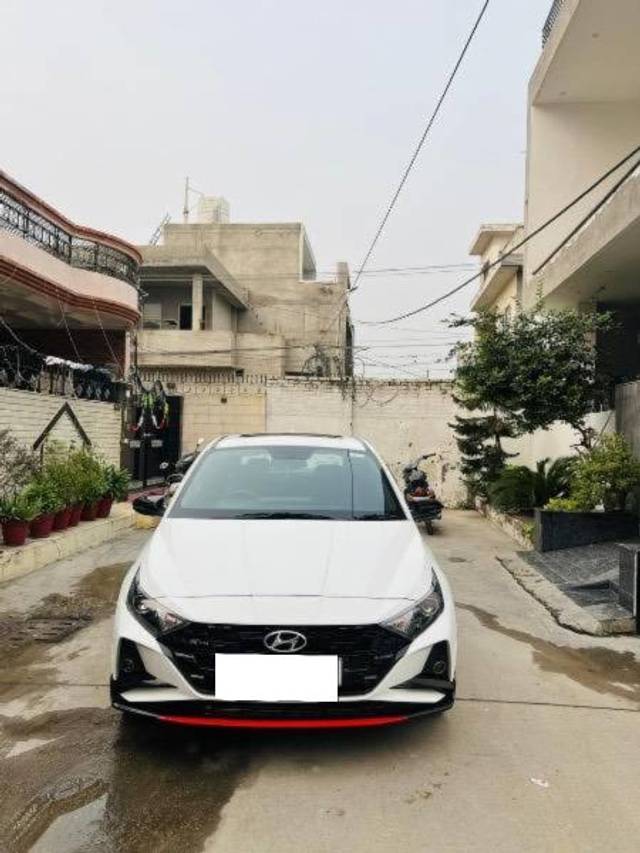 https://images10.gaadi.com/usedcar_image/4224255/original/processed_cf0ebfa2-2b6d-497e-af3b-6ede21d422b4.jpg?imwidth=6400