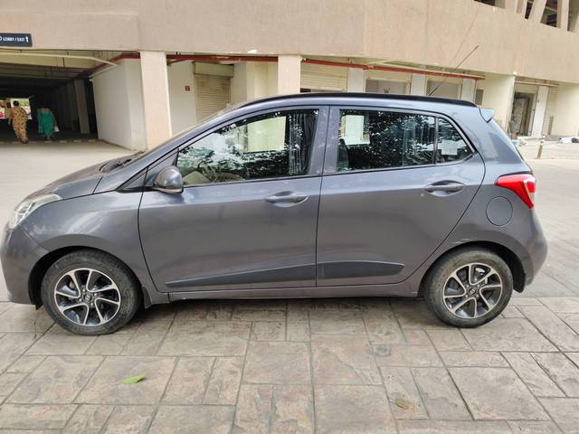 https://images10.gaadi.com/usedcar_image/4224278/original/processed_7b89c1fb01286dbb3be83606ab4af0f8.jpg?imwidth=6402