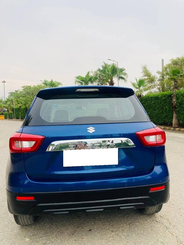 https://images10.gaadi.com/usedcar_image/4224307/original/processed_740615aa990378f15d6bb6759247cf7c.jpg?imwidth=6402