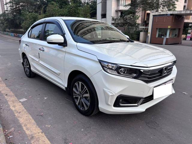 https://images10.gaadi.com/usedcar_image/4224309/original/processed_94de2e539dde12e80c73813c2201bbac.jpg?imwidth=6400