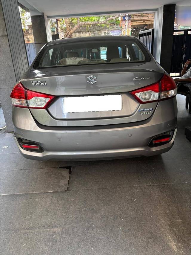 https://images10.gaadi.com/usedcar_image/4224317/original/processed_aedb445ffbb8dfde0d3b96d12f8fe606.jpg?imwidth=6401